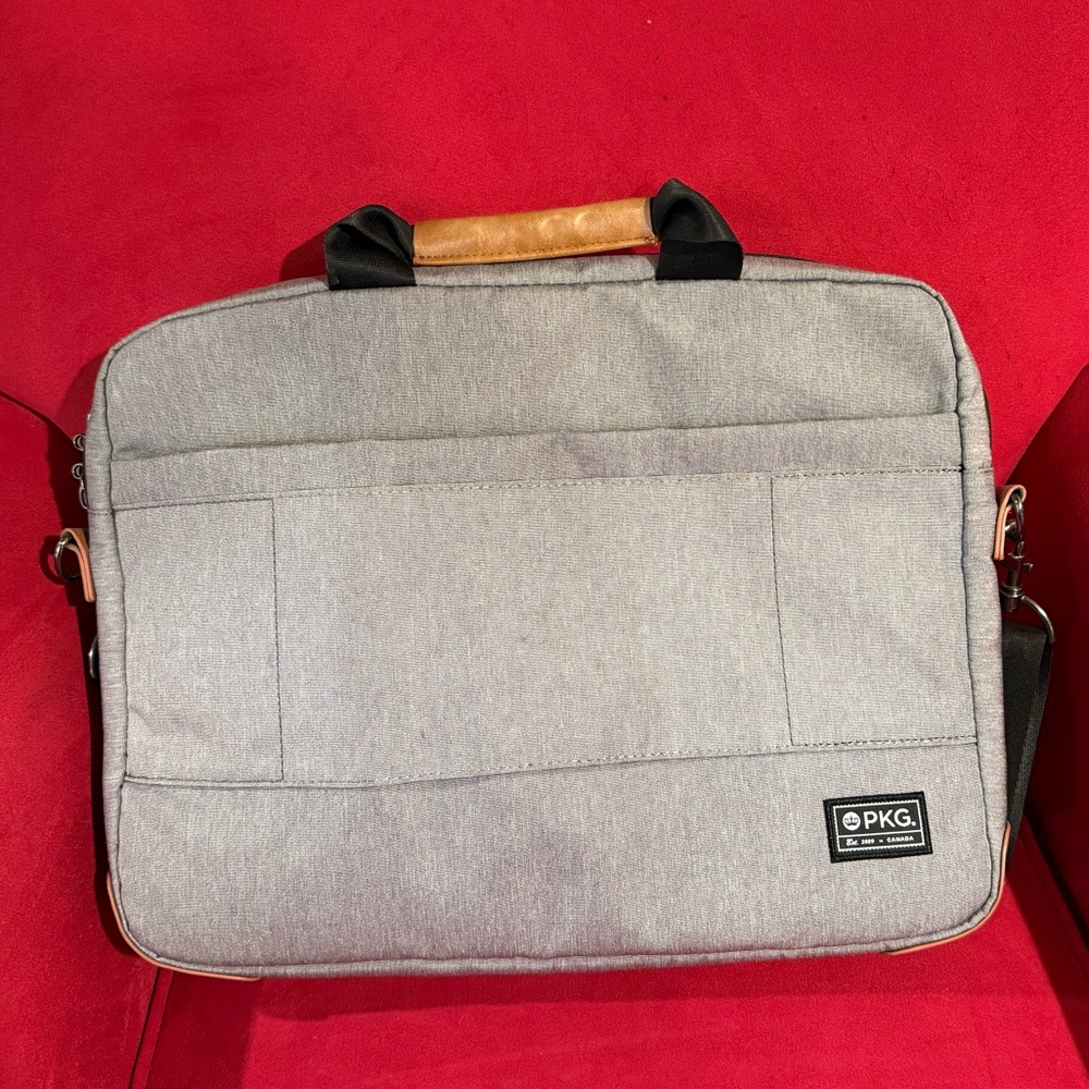 Cute PKG laptop bag 💜